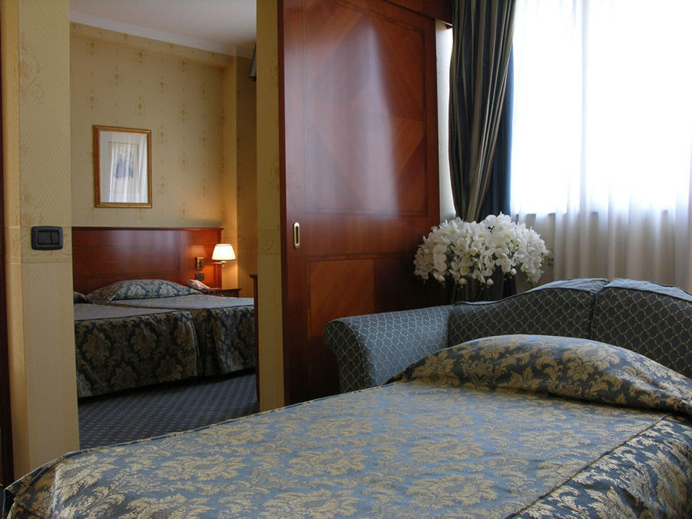 ウィンザー ホテル ミラノ エクステリア 写真